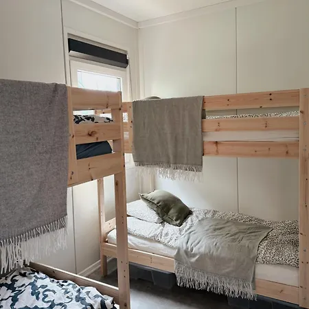 Surf House 3 Albergue